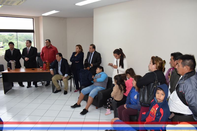 Concejales recibieron a vecinos de la Cía. 9ª Rojas Cañada y abordaron temas relacionados al transporte público y la construcción de empedrados