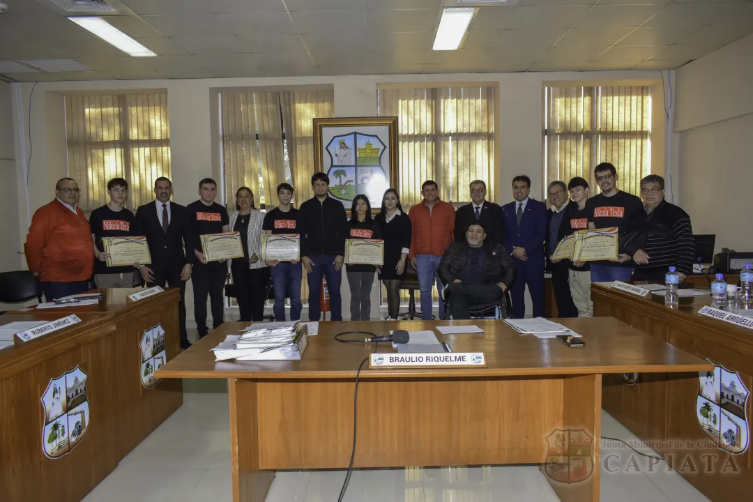 Reconocimiento al Mérito a jóvenes capiateños que integran la Selección Paraguaya de Robótica