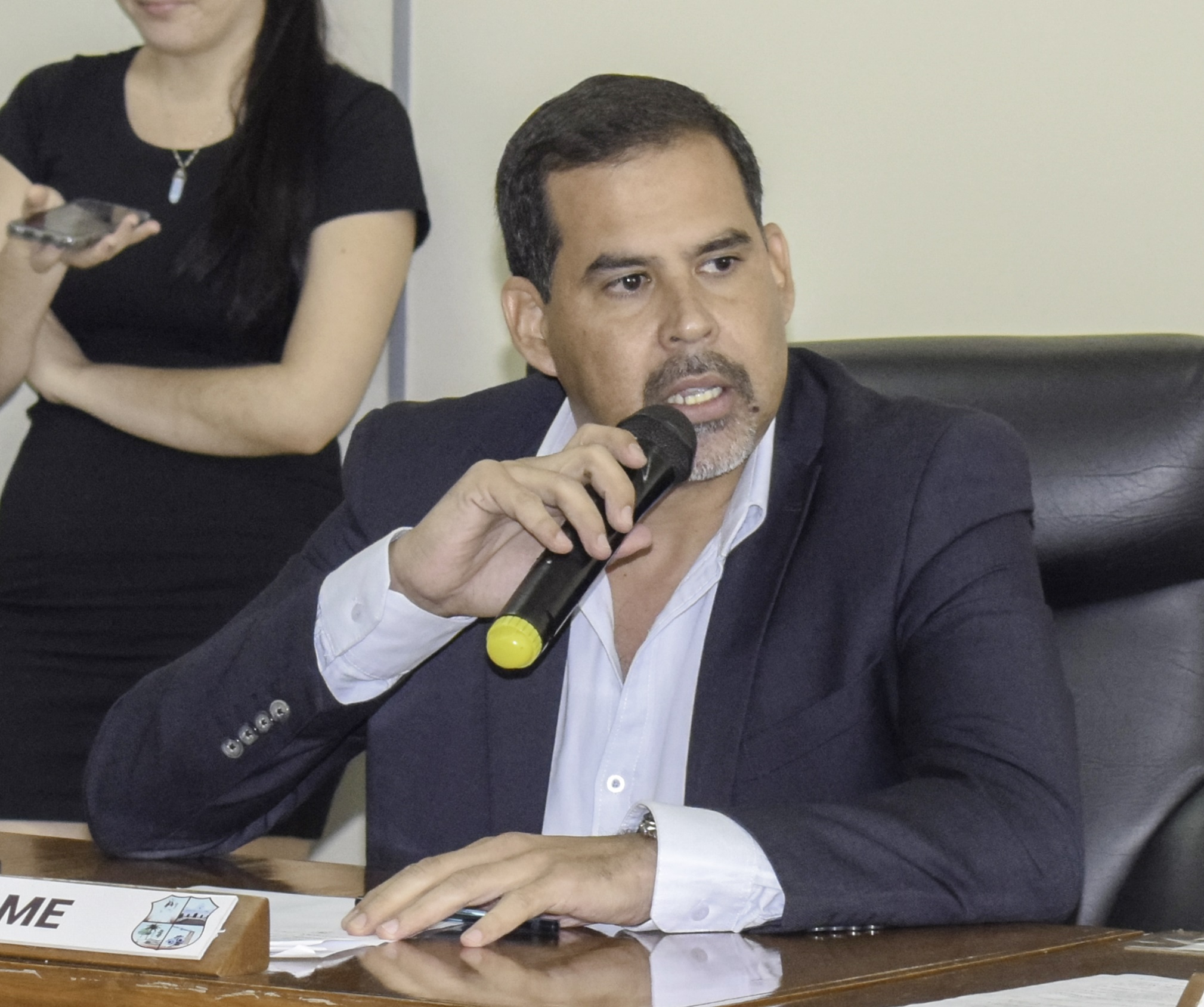 ¡Felicidades a los periodistas, secretarias, docentes y trabajadores!