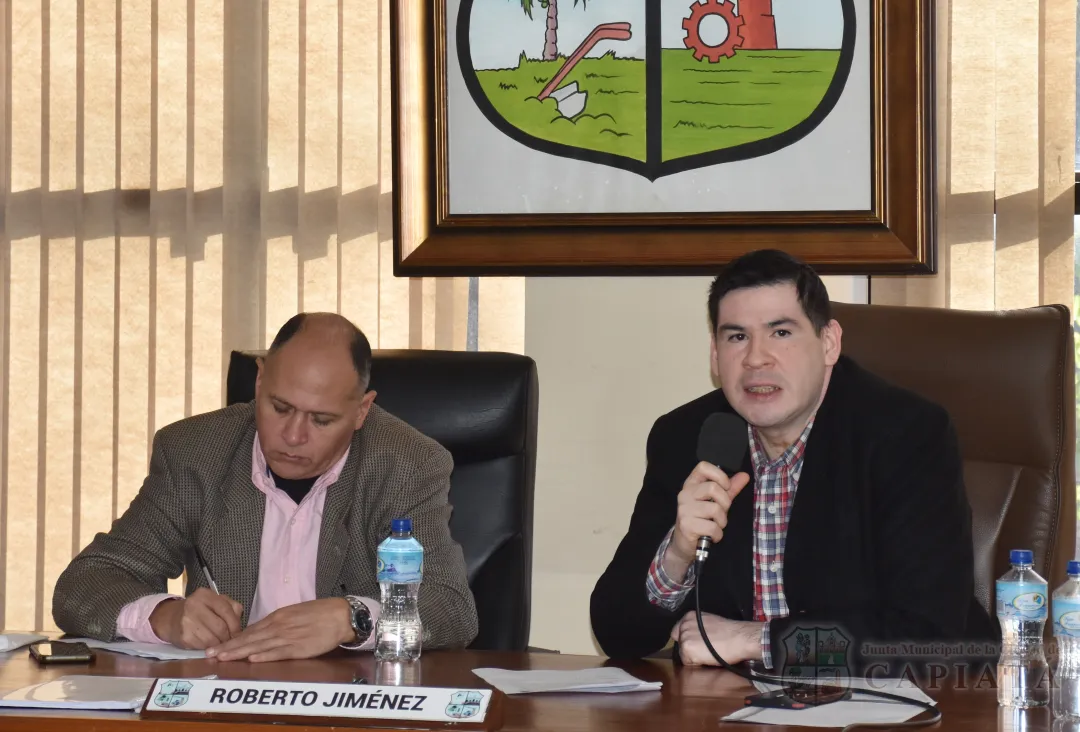 El concejal presidente Roberto Jiménez presentó informes sobre nuevas obras al Pleno