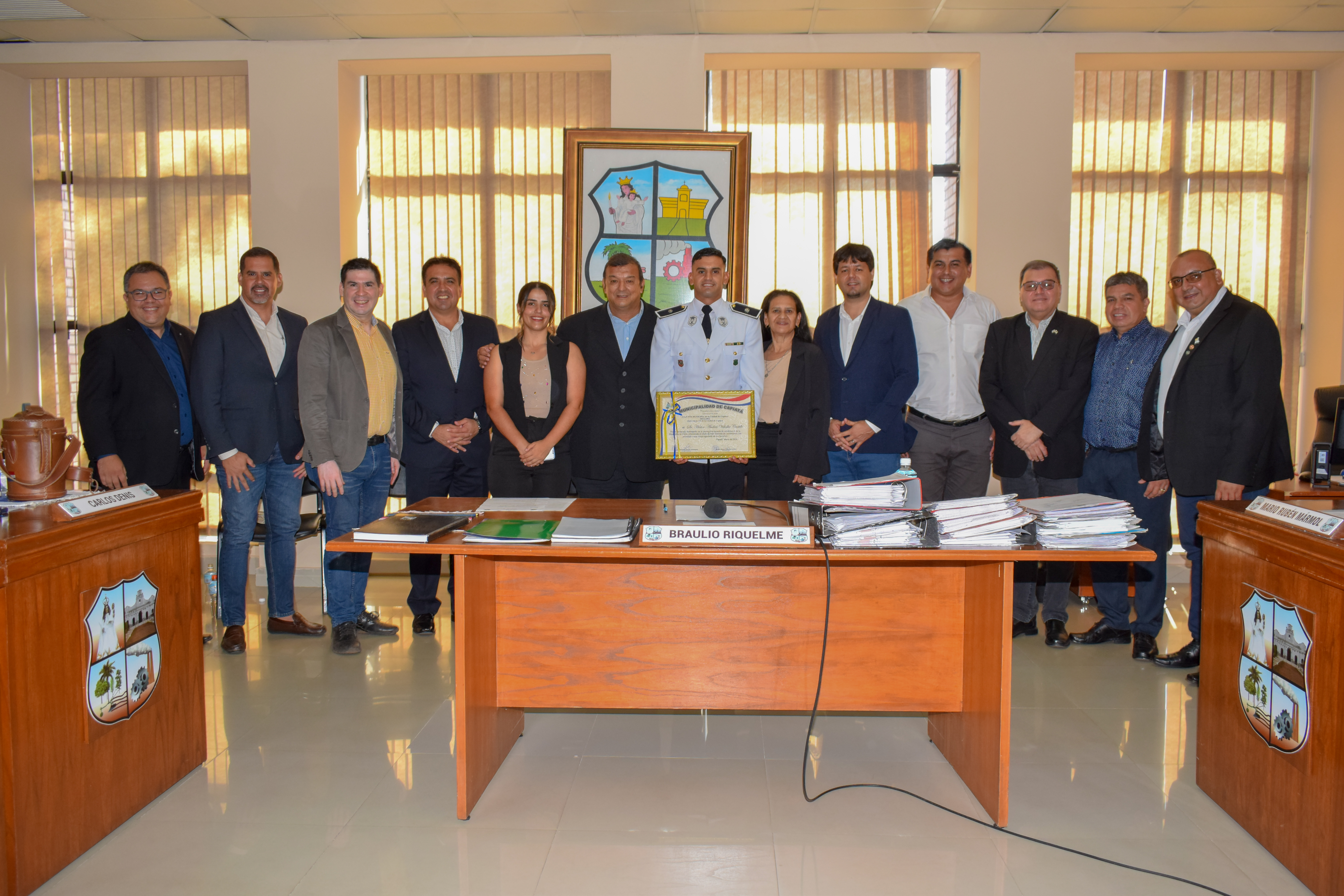 Entrega de Reconocimiento como Hijo Dilecto de la ciudad de Capiatá al Oficial Héctor Andrés Vera Castillo