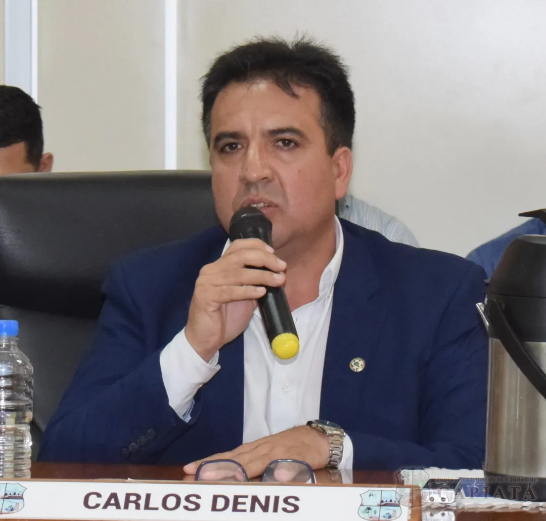 Concejal Denis solicita a la Dirección de Tránsito verificar separador vial ubicado frente al supermercado Box y notificar al MOPC sobre la situación