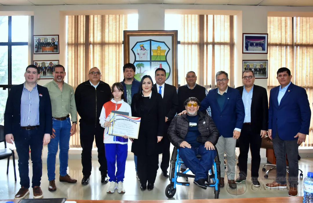 La campeona sudamericana de Taekwondo, Kiara Aylen Morinigo Sosa, recibió reconocimiento al ¨Mérito Deportivo¨
