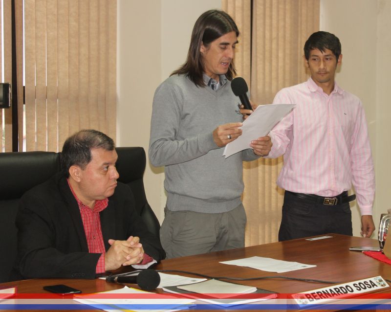 Aprueban Addenda Nº 01 y Addenda Nº 02 al contrato de obras de pavimentación asfáltica, construcción de puente, drenaje y reposición vial