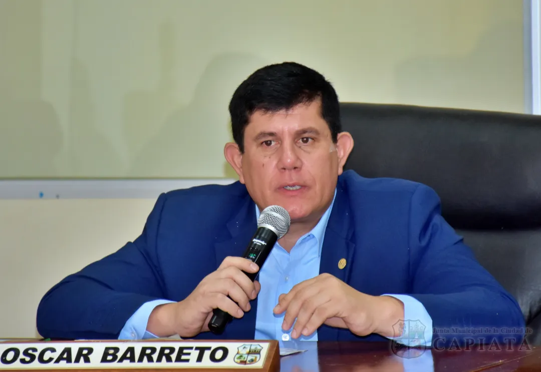 Concejal Barreto informa sobre acumulación de basura bajo el puente principal cerca de la ciclovía y solicita la limpieza del lugar