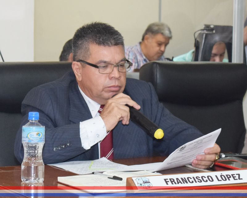 Proponen los nombres de “Lic. Carlos Ramírez Valdez” y “Lic. Javier Trinidad Salinas” para calles adyacentes al polideportivo de la Cooperativa Capiatá