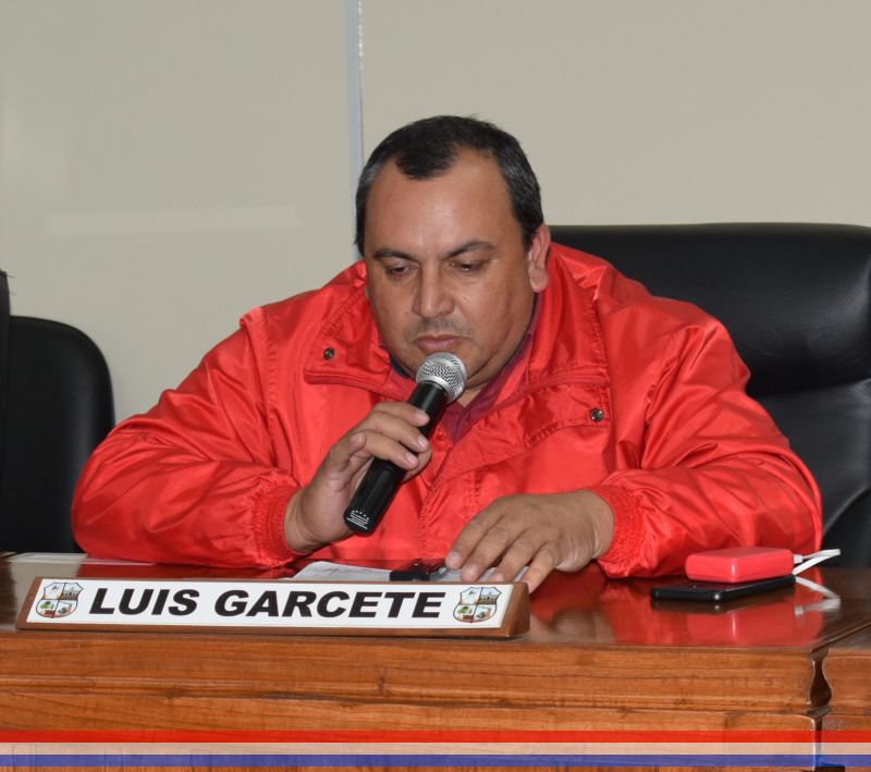 Concejal Garcete solicita al Ejecutivo Municipal enviar una nota al MOPC para la reparación del asfaltado en el desvío a Areguá