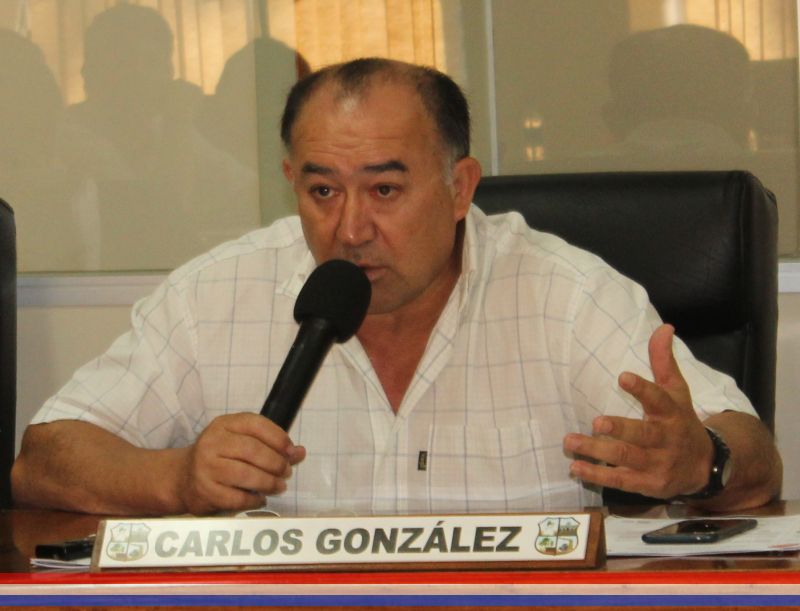 Concejal Carlos González solicita entrega de más sillas pedagógicas a instituciones educativas