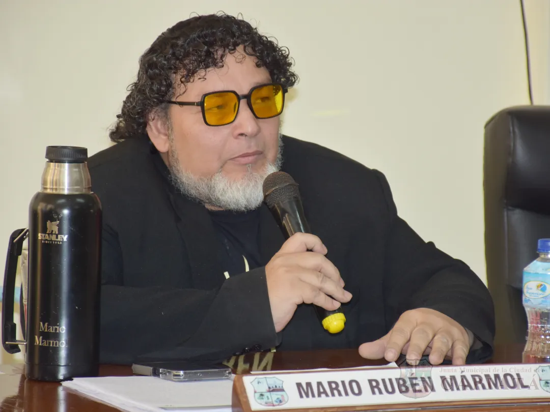 Concejal Mármol refuerza pedido de reparación de la calle del barrio Nuestra Señora de la Asunción