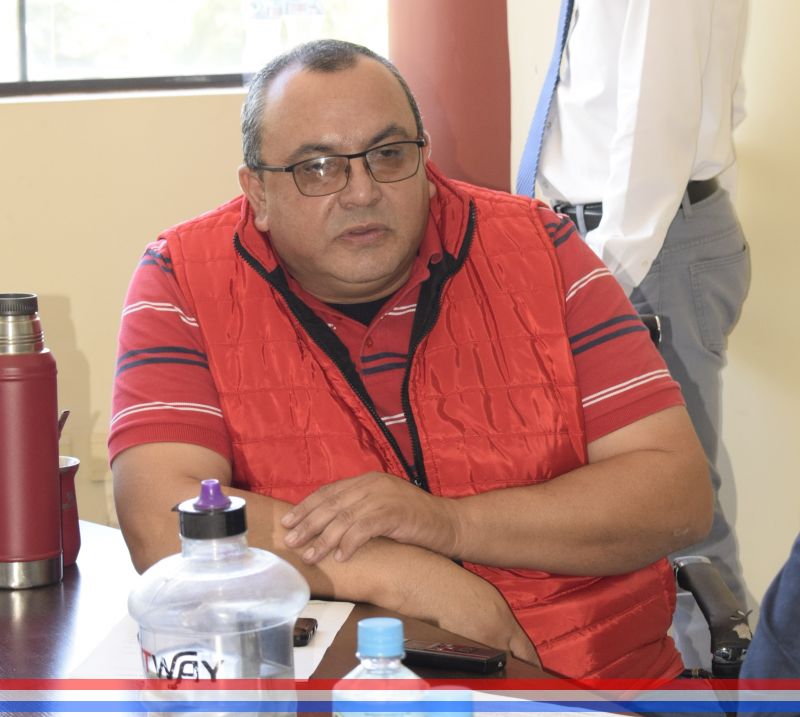 Concejal Garcete advierte sobre la presencia de un vertedero clandestino con gran cantidad de basura en cercanías de la escuela "Fe y Alegría"