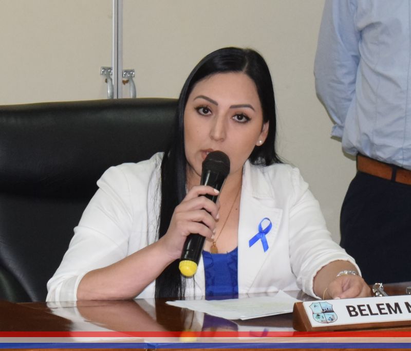 Reconocimiento al Mérito a la Prof. Berta Nelly Jara Adorno por su destacada trayectoria en los ámbitos del deporte y la educación