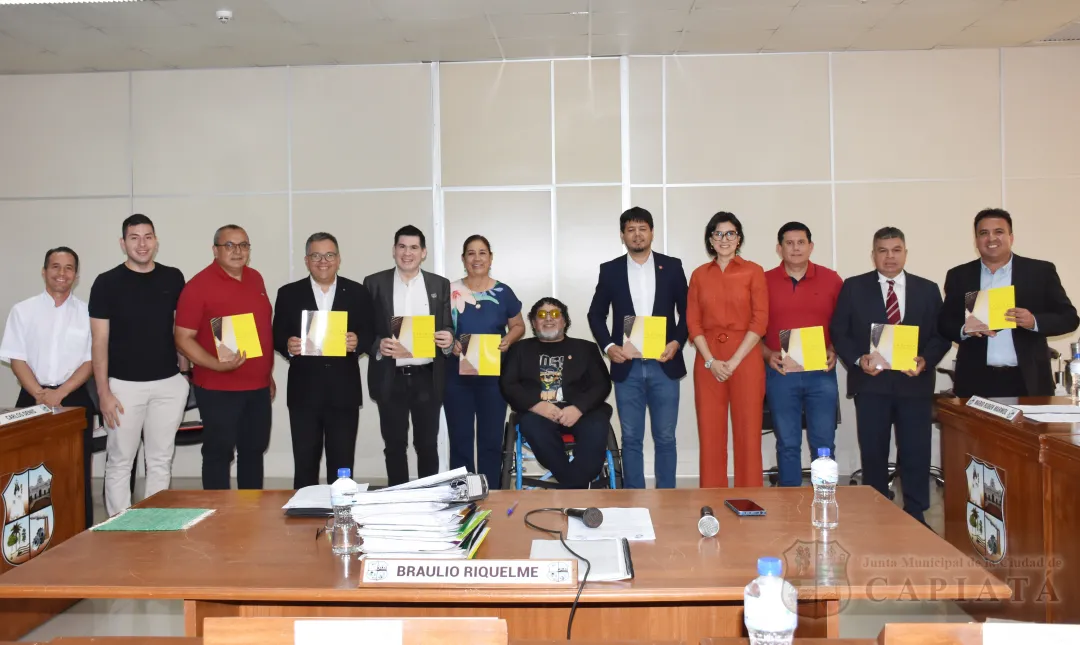 Reconocimiento al Mérito a la Arq. Ángela Karina Fatecha y colaboradores por la obra literaria Capiatá: Historia de la ciudad y su templo”