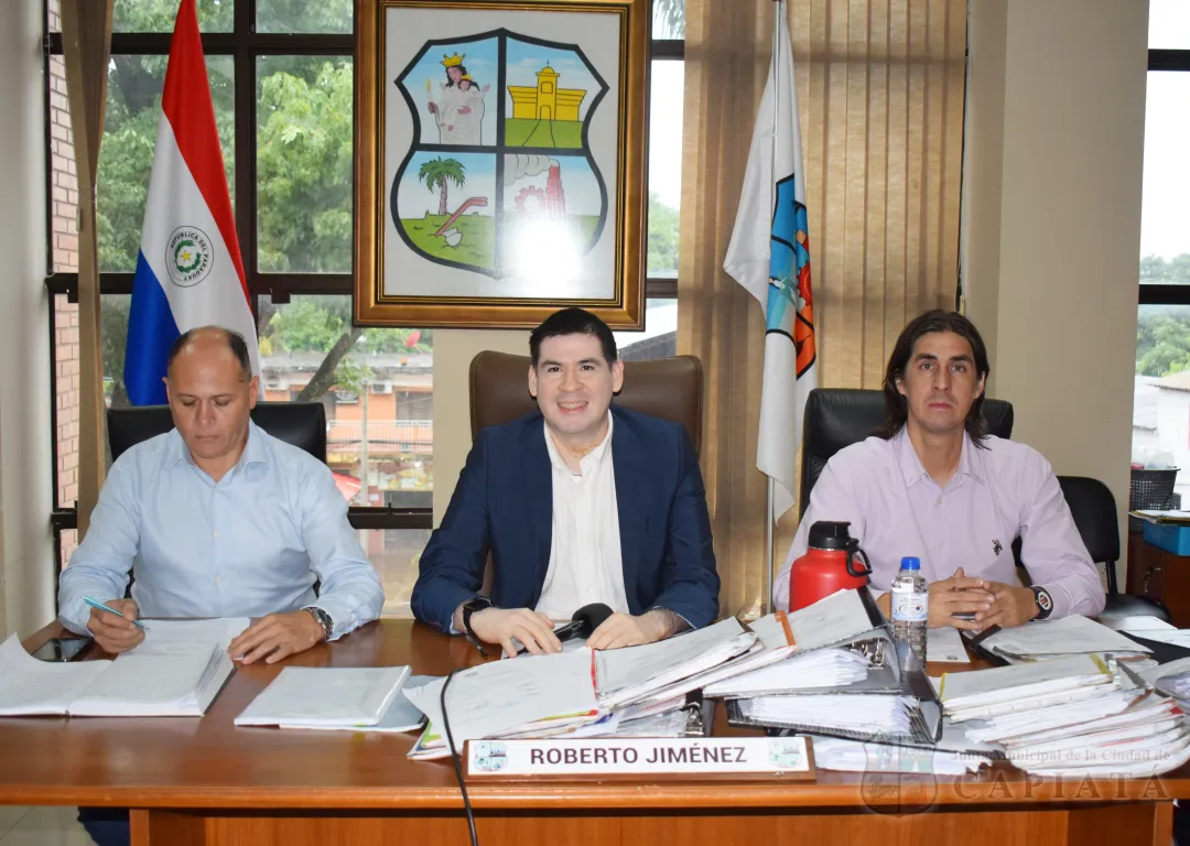 Los concejales Roberto Jiménez, Luis Garcete, Mario Mármol y Francisco López conforman la Comisión Permanente durante el receso legislativo