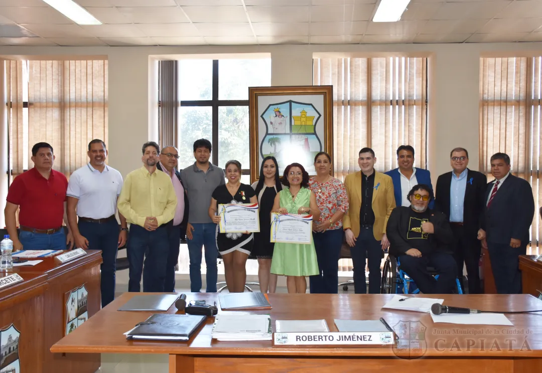 Reconocimiento a la Dra. Lidia Victoria Giménez Amarilla y a la Lic. María Ángela Galeano Frutos como “artistas ilustres itinerantes del Paraguay”