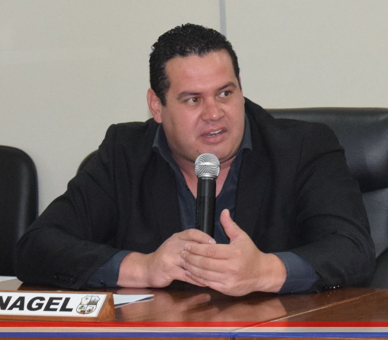 Empezaron las notificaciones a las aguaterías privadas que destruyen calles asfaltadas y empedradas, informó el concejal Hugo Nagel