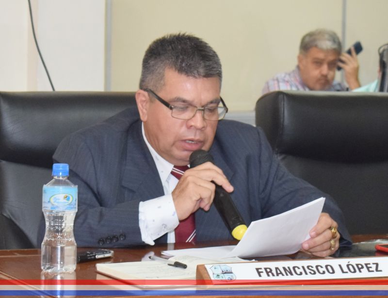 Concejal López solicita al Ejecutivo Municipal realizar verificaciones sobre casos de polución visual