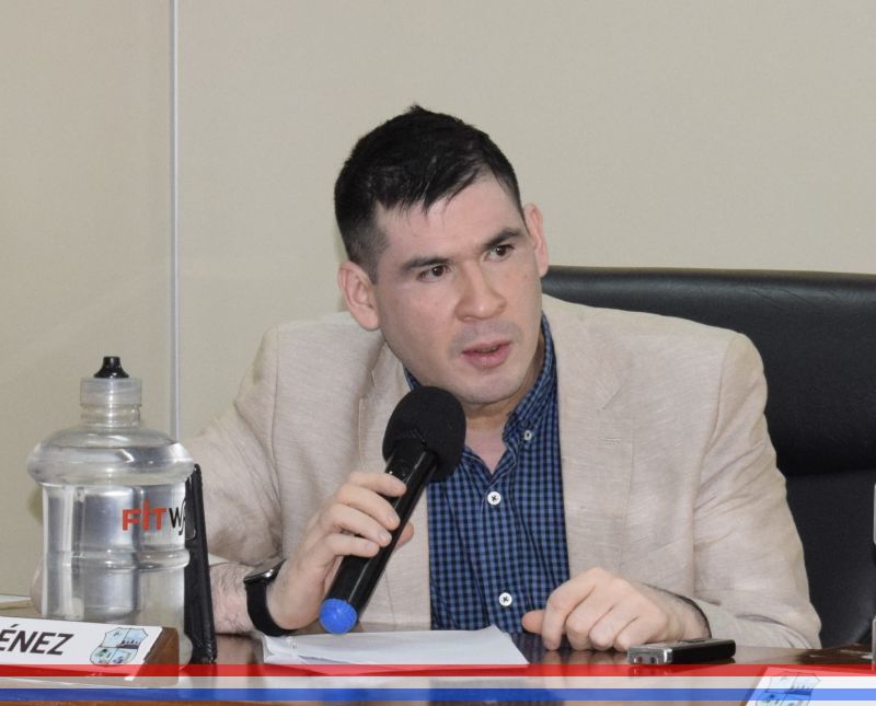 Solicitan al Ejecutivo Municipal gestionar ante el MOPC la sincronización de los semáforos ubicados sobre ruta en el casco urbano