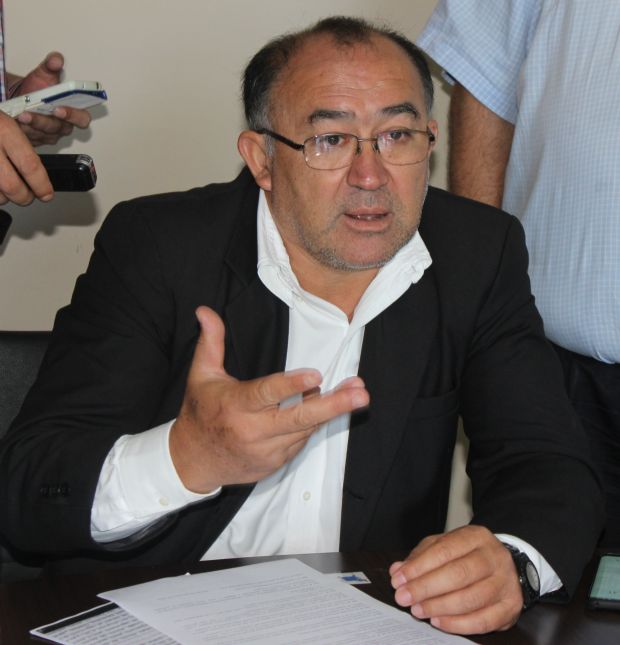 Concejal González solicita al Ejecutivo Municipal la limpieza de las calles de la Cía. 7ª donde se acumula arena