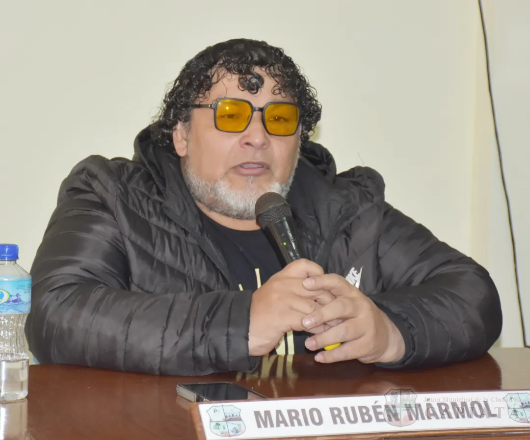 Concejal Mármol reitera solicitud de pintar franjas peatonales frente a instituciones educativas, especialmente en el sector sur de la ciudad