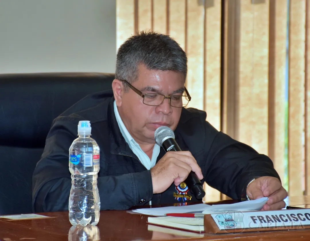 Concejal López solicita instalación de reductor de velocidad en zona escolar del barrio Santo Domingo