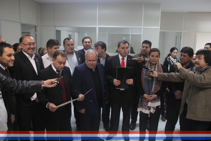 El padre Oscar René Amarilla recibió el reconocimiento como Ciudadano Ilustre e Hijo Dilecto de la ciudad de Capiatá