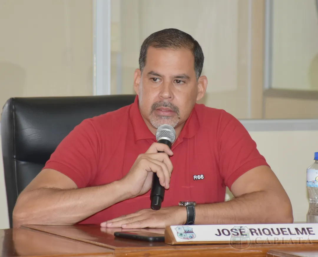 Concejal Riquelme solicita que la Comuna apoye a instituciones educativas en tareas de limpieza de los locales escolares y alrededores